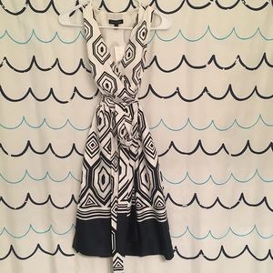Banana Republic wrap dress, with pockets!